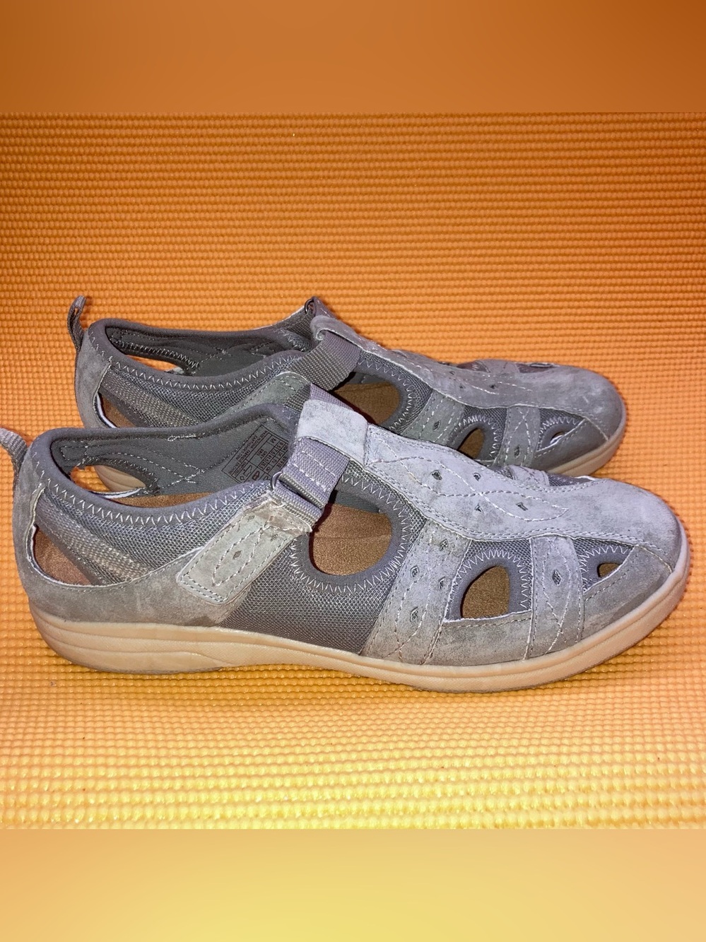 Women’s Grey Closed-Toe Comfort Sandals Earth Origins size 9.5